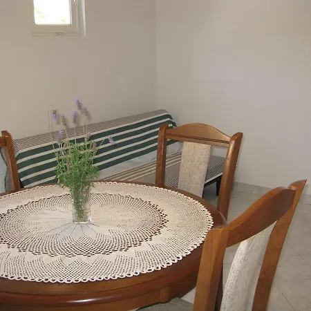 Veljka Πανσιόν 3*